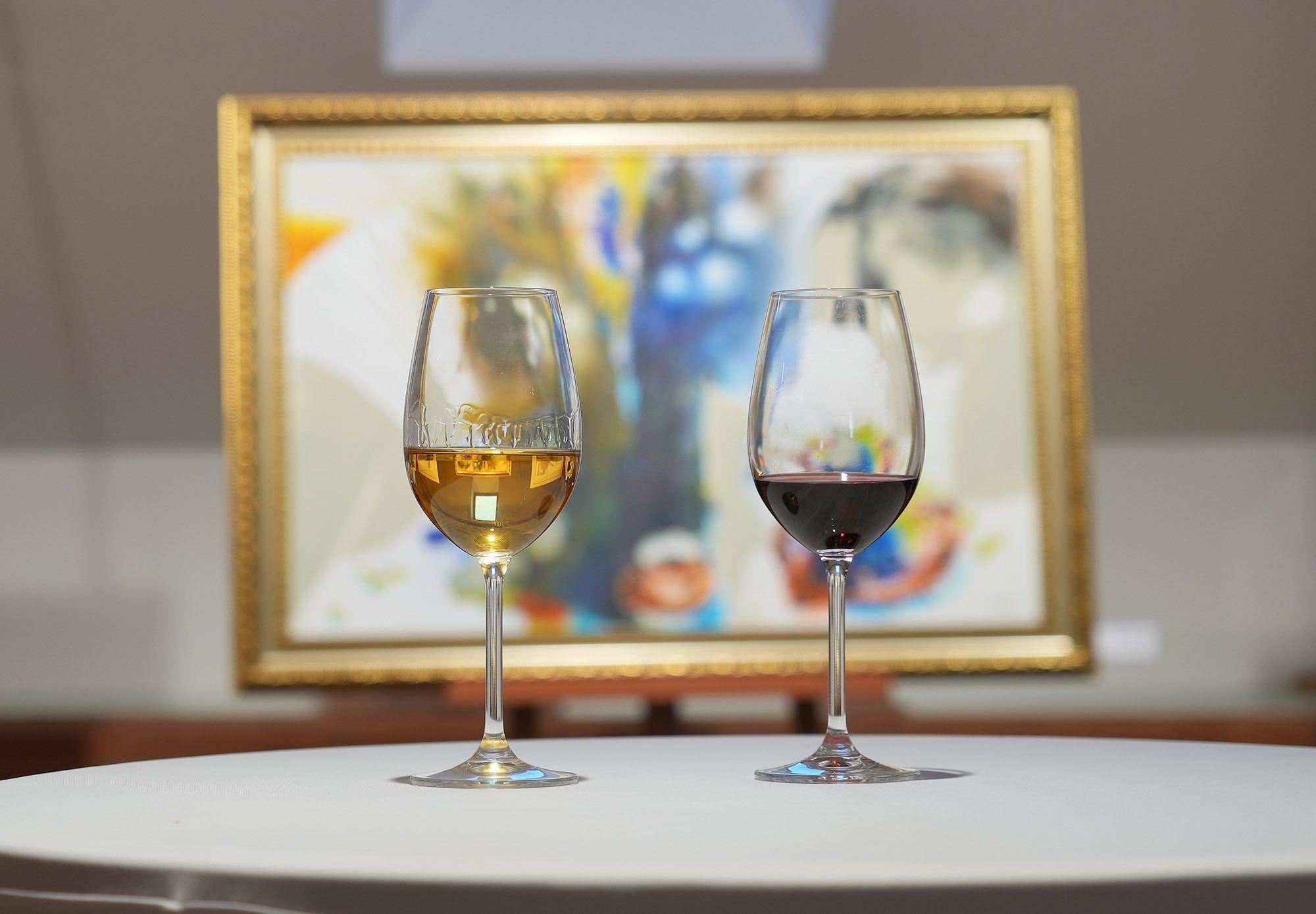 Négy dimenzió kiállításmegynitó